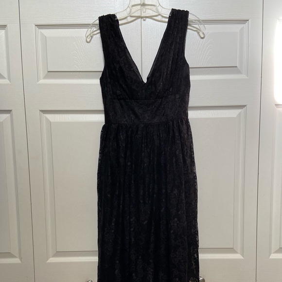🆕GORGEOUS LACE DRESS TO WEAR YEAR ROUND. SIZE 8. GOING TO LOVE THIS DRESS. - Picture 4 of 6